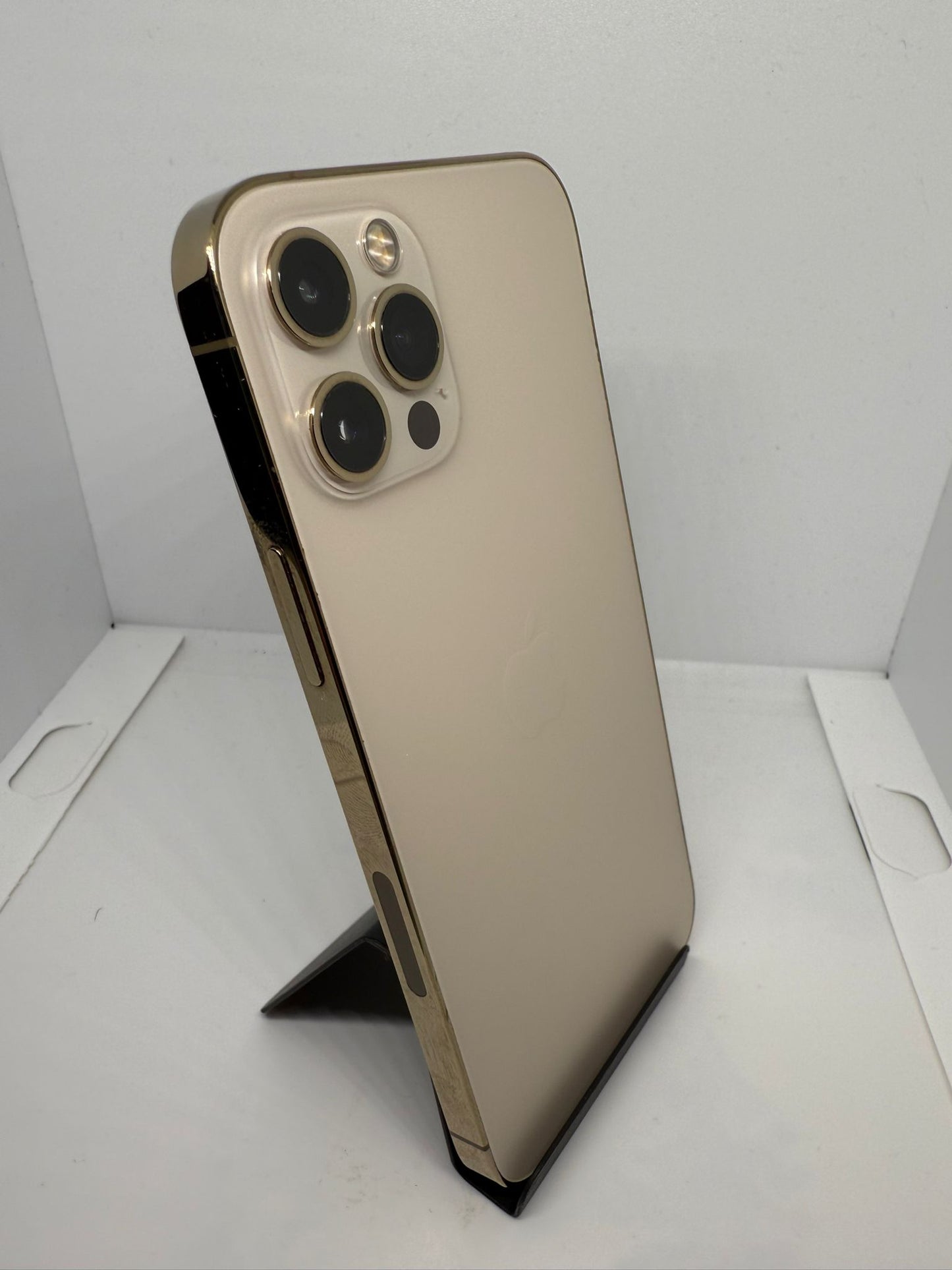 IPHONE 12 PRO DORADO